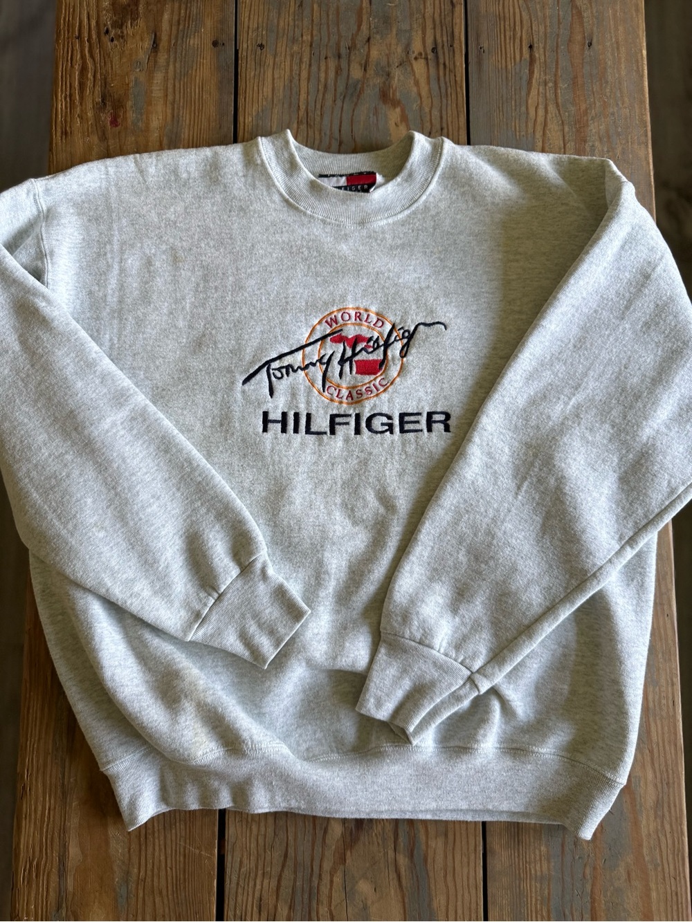 Vintage Tommy Hilfiger Men's Gray Crewneck Sweatshirt